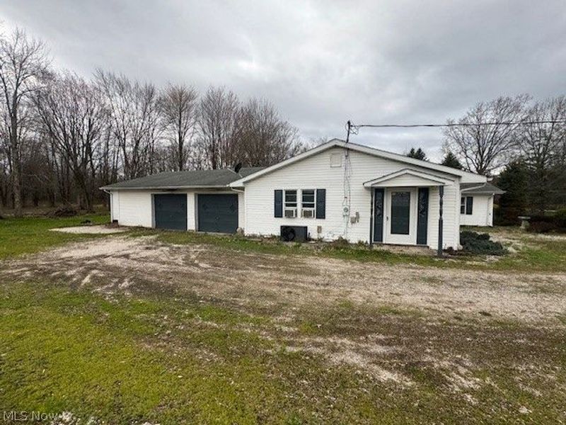 4474 Wilson Sharpsville Road, Cortland, OH 44410 Photo 2