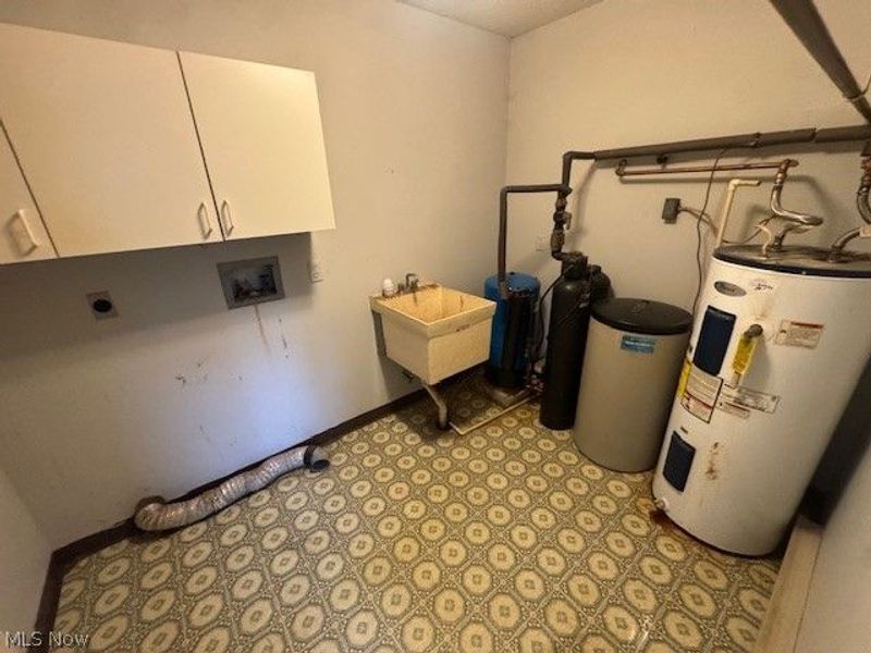 4474 Wilson Sharpsville Road, Cortland, OH 44410 Photo 6