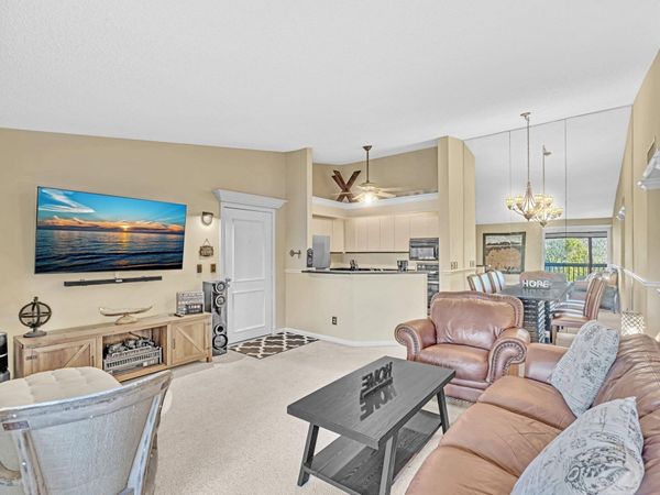 1109 Duncan Circle, Unit 202, Palm Beach Gardens, FL 33418