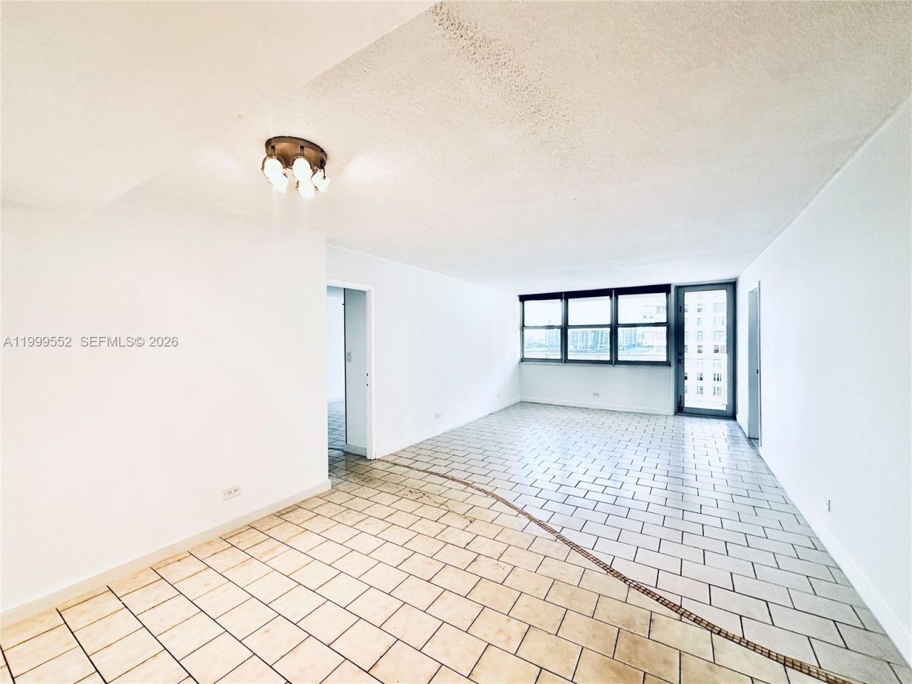 250 174th St, Unit 1212, Sunny Isles Beach, FL 33160 Photo