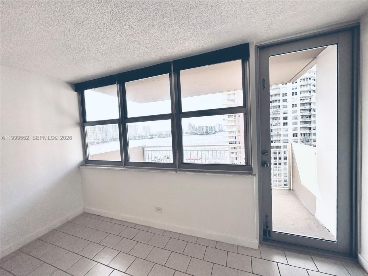 250 174th St, Unit 1212, Sunny Isles Beach, FL 33160 Photo