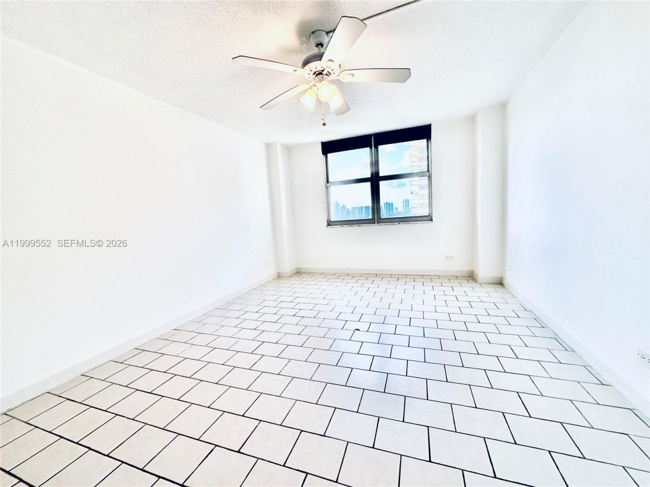 250 174th St, Unit 1212, Sunny Isles Beach, FL 33160 Photo