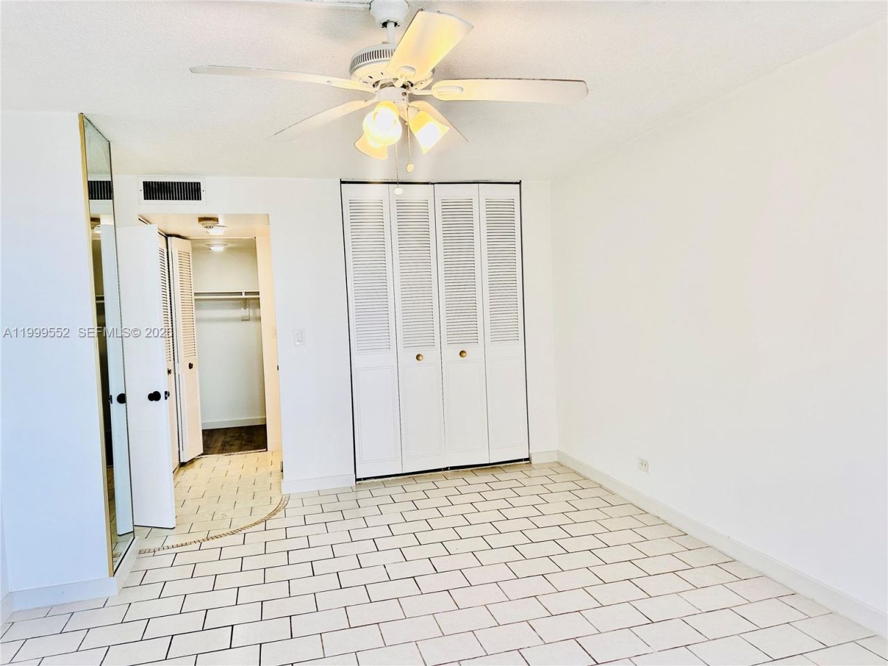 250 174th St, Unit 1212, Sunny Isles Beach, FL 33160 Photo