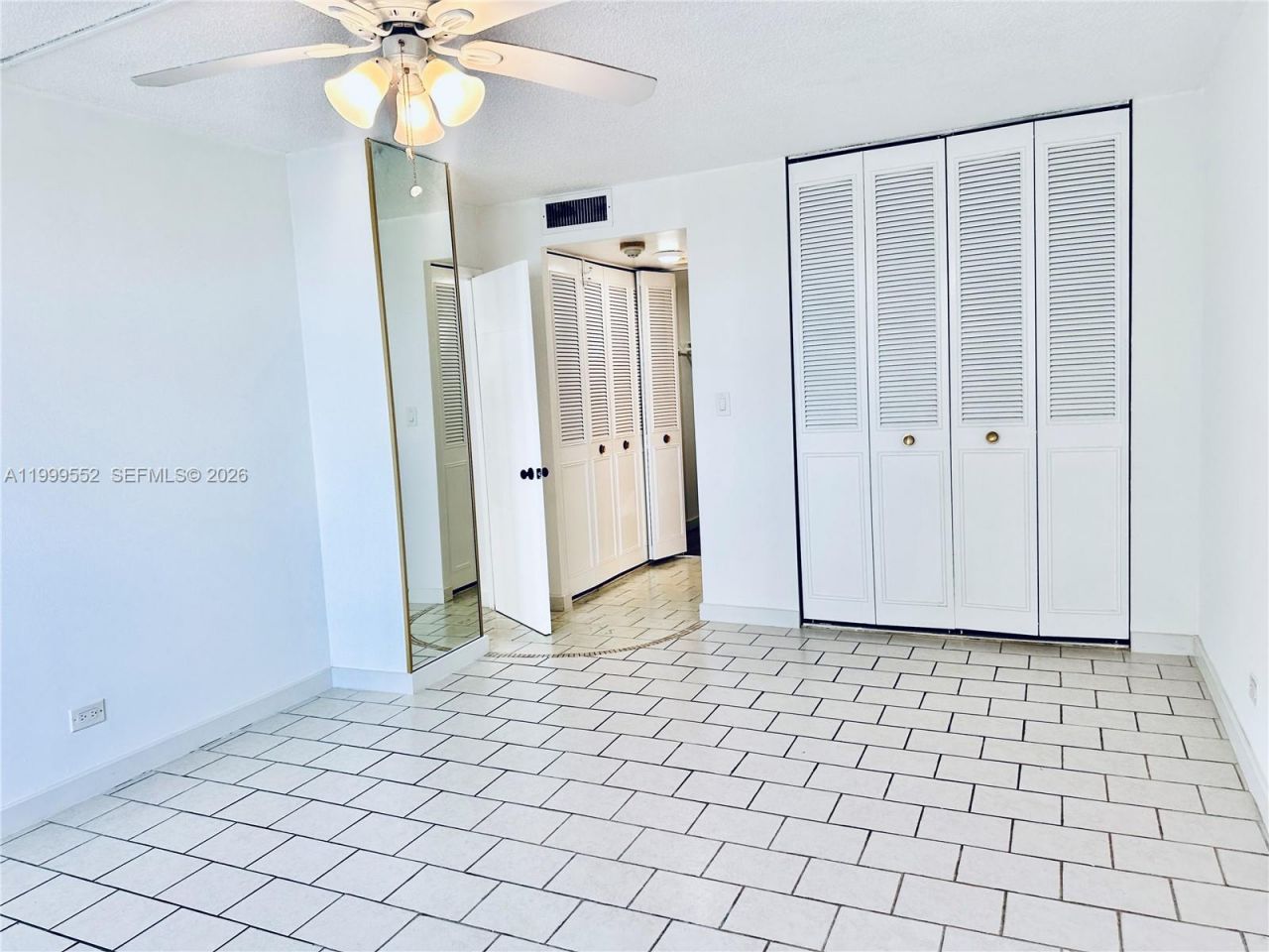 250 174th St, Unit 1212, Sunny Isles Beach, FL 33160 Photo