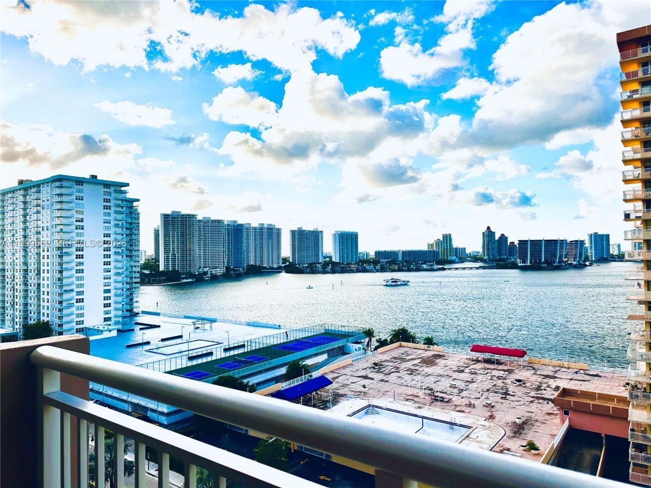 250 174th St, Unit 1212, Sunny Isles Beach, FL 33160 Photo