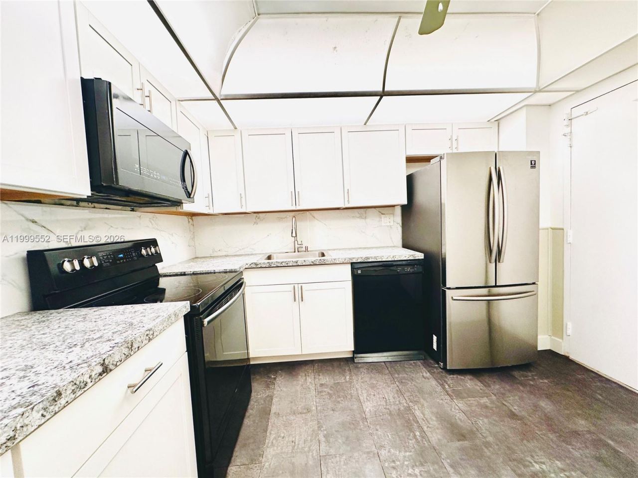 250 174th St, Unit 1212, Sunny Isles Beach, FL 33160 Photo