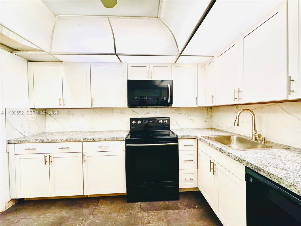 250 174th St, Unit 1212, Sunny Isles Beach, FL 33160 Photo