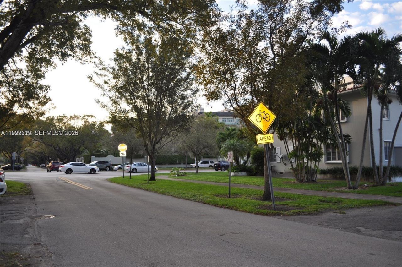2617 Segovia St, Unit 1, Coral Gables, FL 33134 Photo