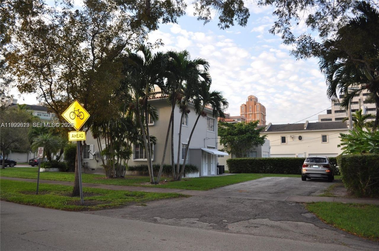 2617 Segovia St, Unit 1, Coral Gables, FL 33134 Photo