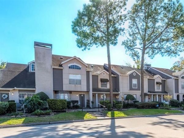 8003 Woodway Drive, Unit 061, Houston, TX 77063
