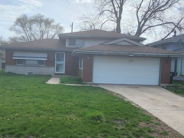 1307 Prince Drive , South Holland, IL 60473