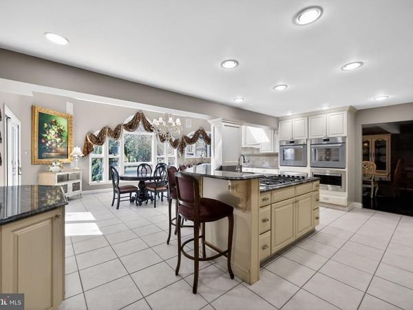 521 KINGS DRIVE, CHERRY HILL, NJ 08003