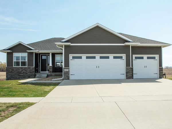 211 Elliot Avenue, Shell Rock, IA 50670