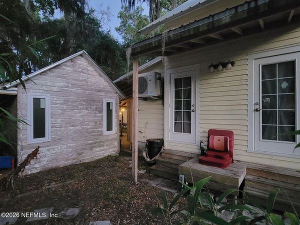 216 N SUMMIT Street, Crescent City, FL 32112