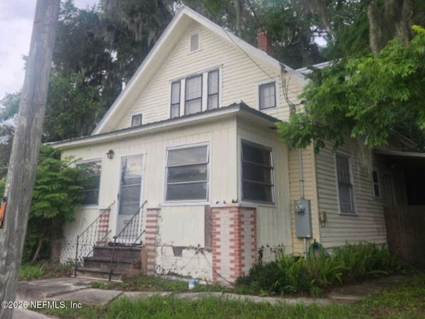 216 N SUMMIT Street, Crescent City, FL 32112