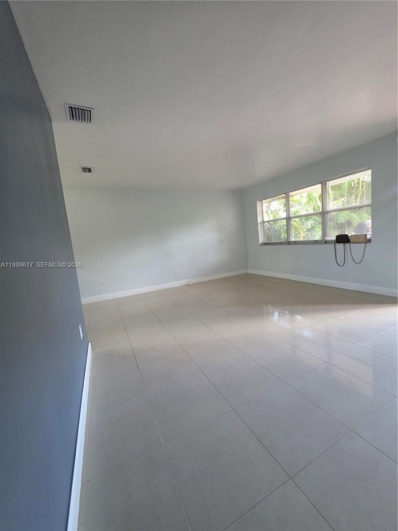 2832 SW 37th Ave, Unit 2834, Miami, FL 33133 Photo