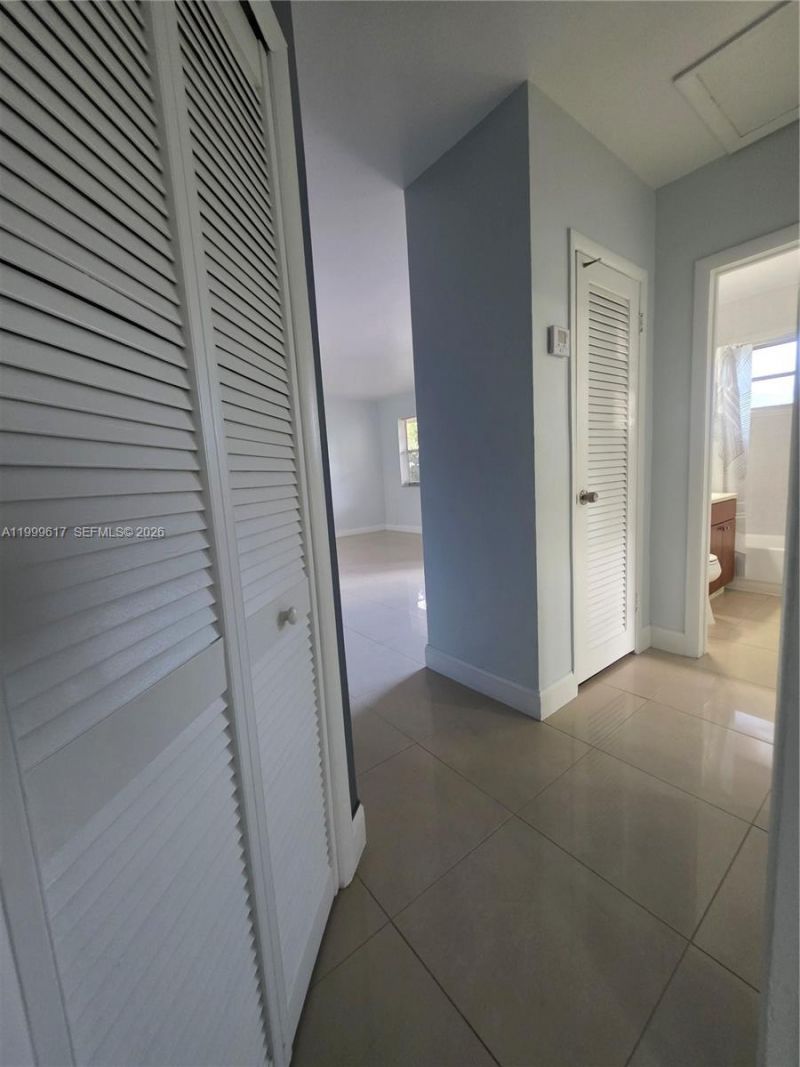 2832 SW 37th Ave, Unit 2834, Miami, FL 33133 Photo