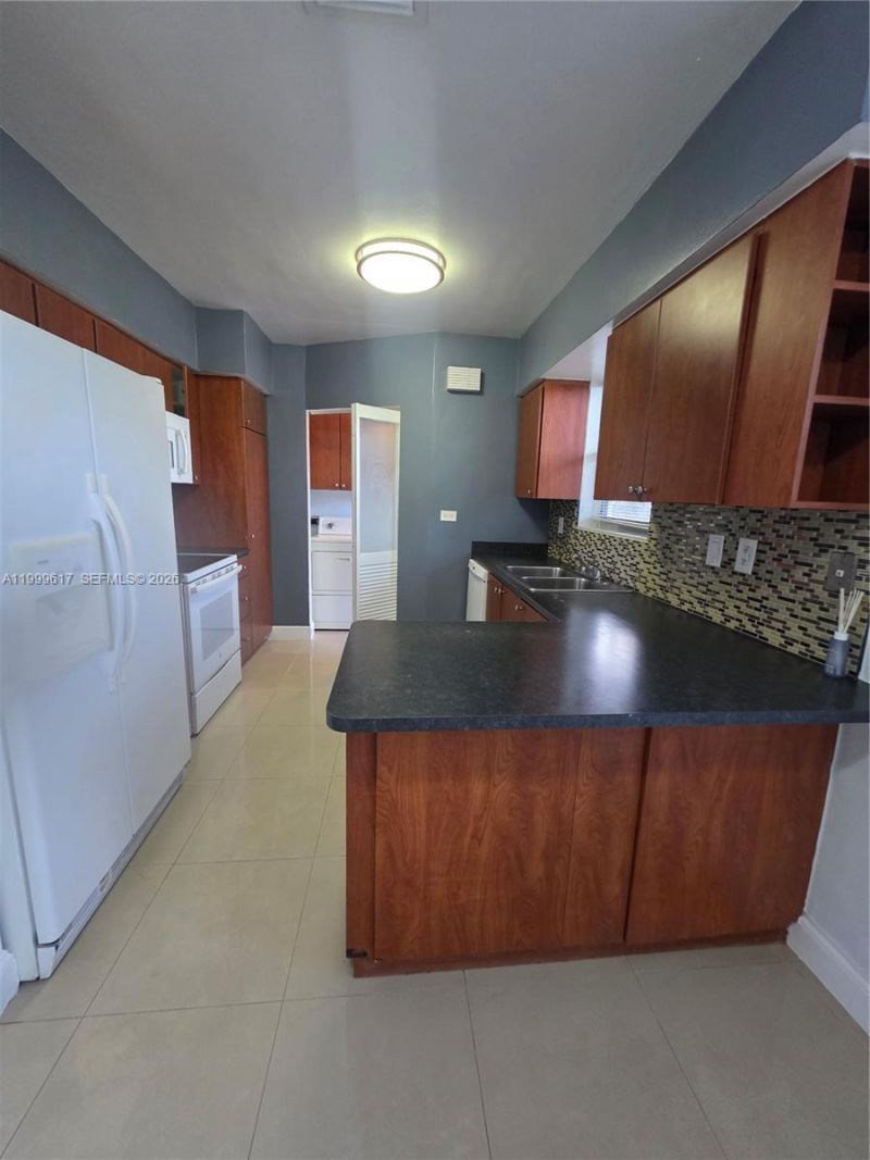 2832 SW 37th Ave, Unit 2834, Miami, FL 33133 Photo