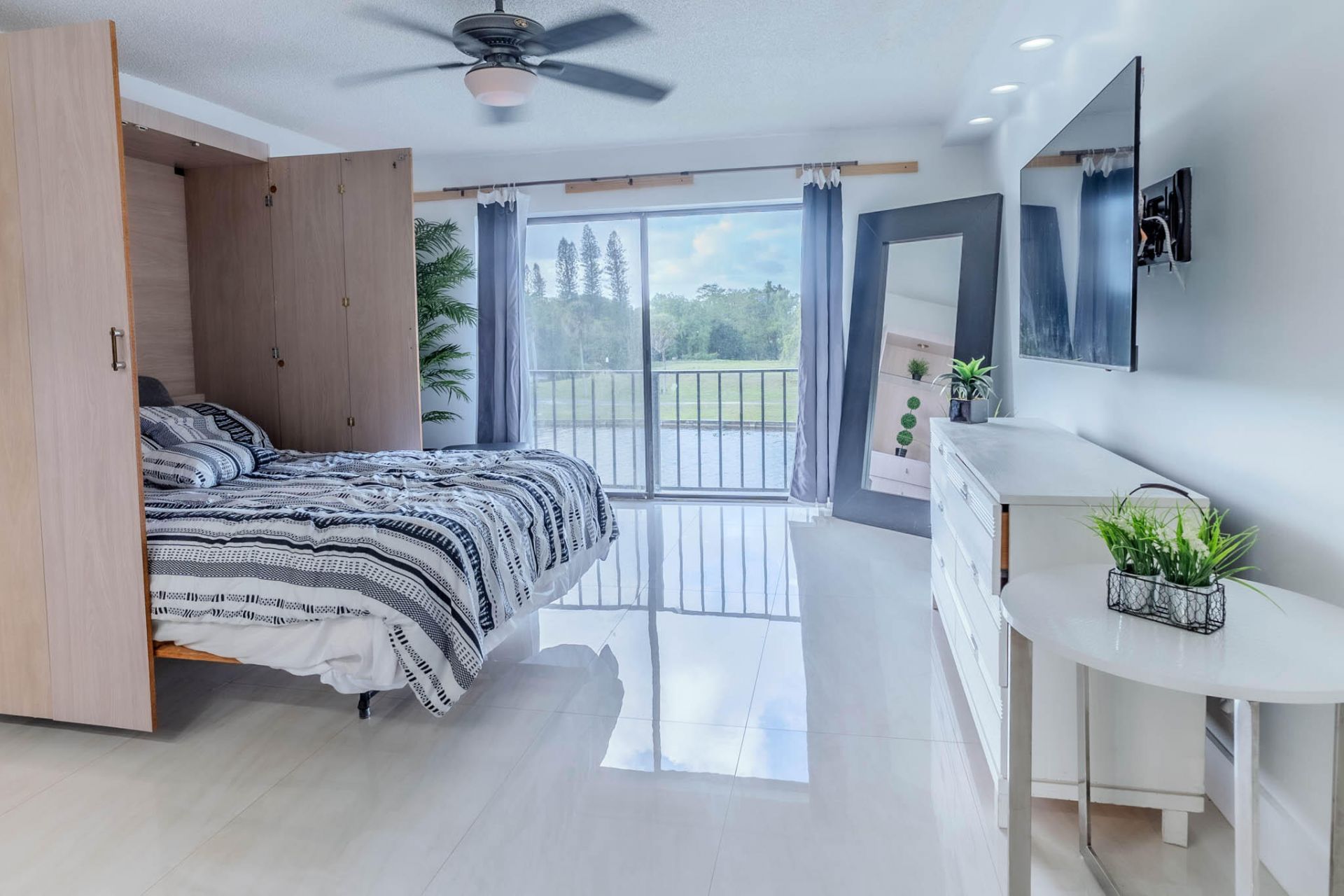 3760 Inverrary Drive, Unit 3m, Lauderhill, FL 33319 Photo