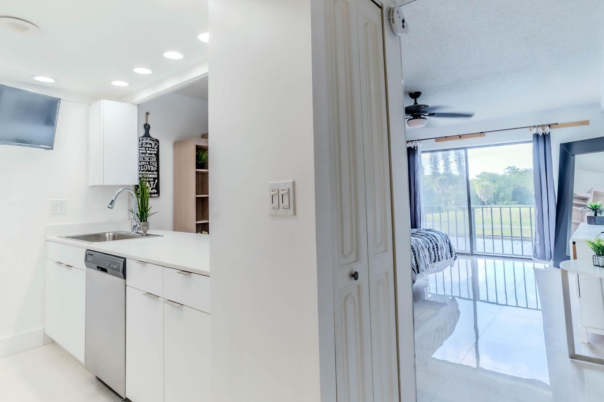 3760 Inverrary Drive, Unit 3m, Lauderhill, FL 33319 Photo