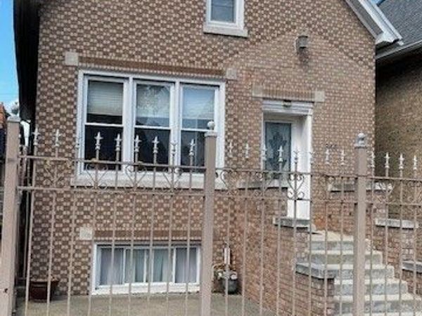 944 W 32nd Street , Chicago, IL 60608