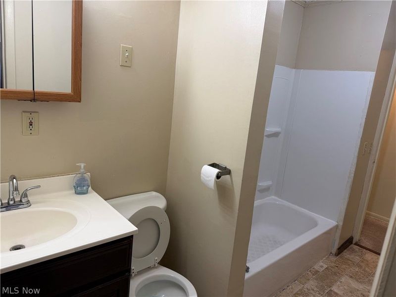 2860 Linda Drive NW, Warren, OH 44485 Photo 11