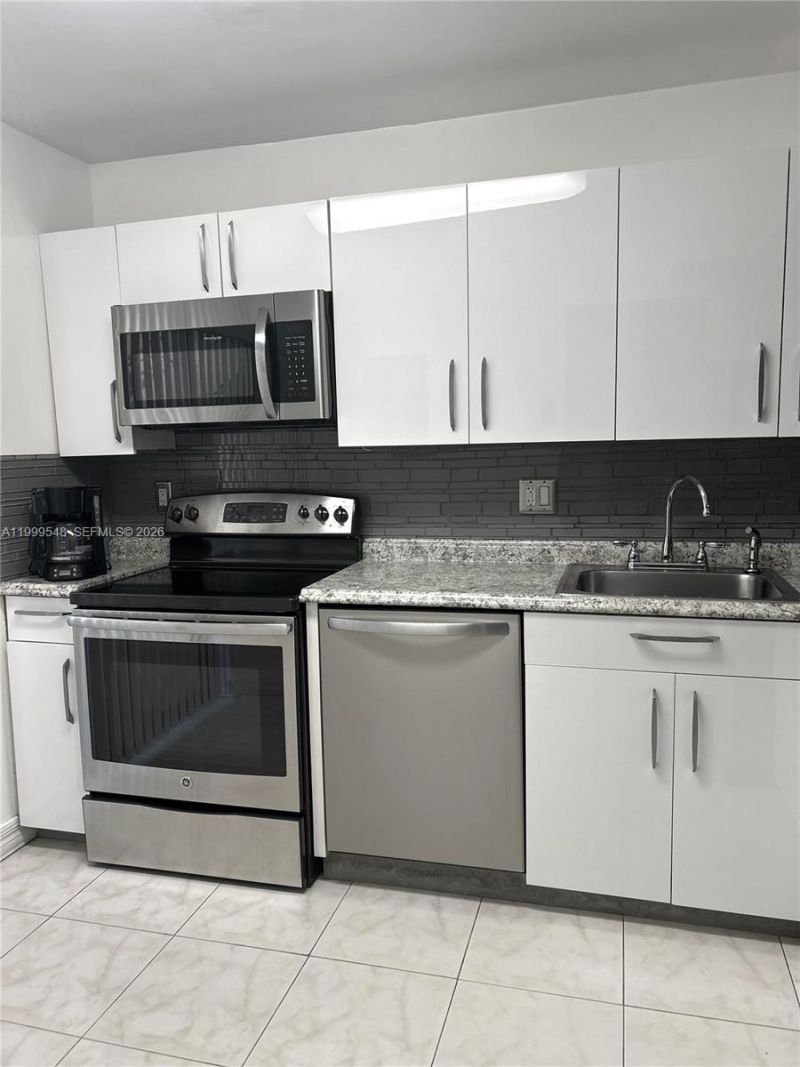 4056 Sierra Ter, Sunrise, FL 33351 Photo