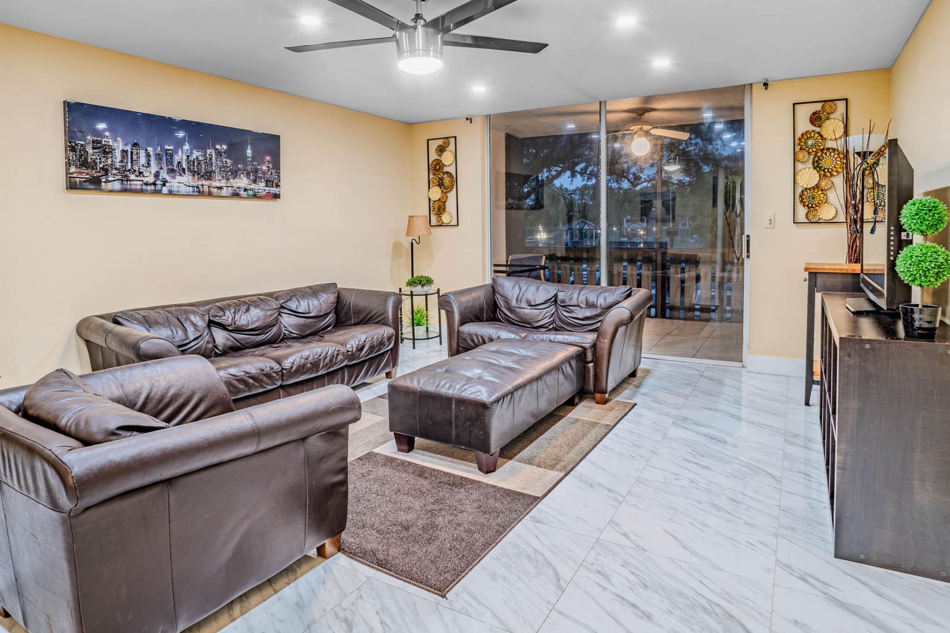 3710 Inverrary Drive, Unit 2s, Lauderhill, FL 33319 Photo