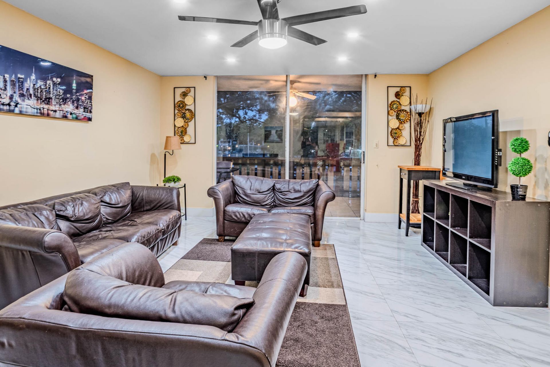 3710 Inverrary Drive, Unit 2s, Lauderhill, FL 33319 Photo