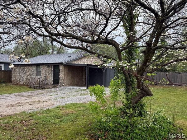 3053 W Grand , Springfield, MO 65802