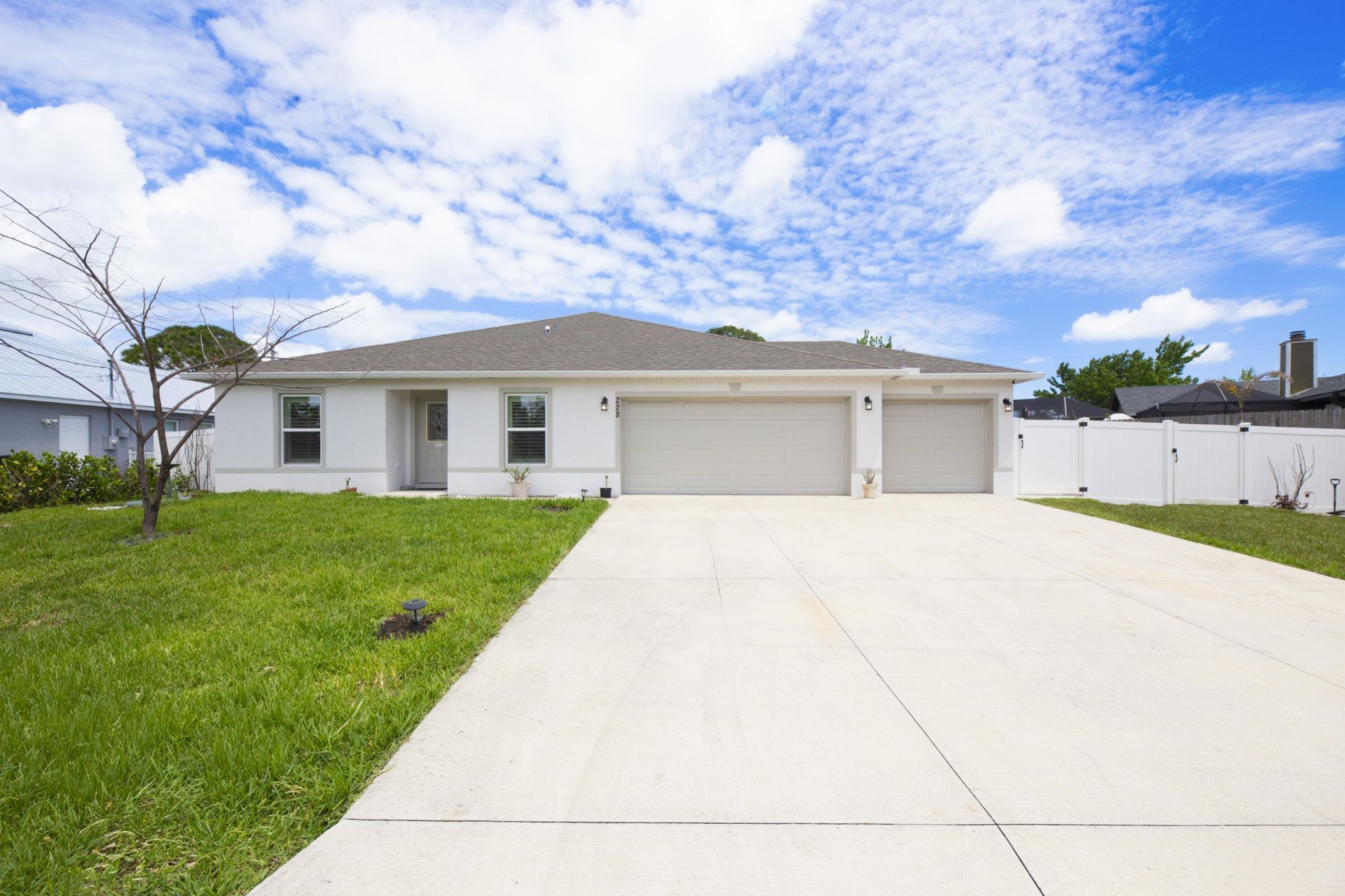 228 SE Sims Circle, Port Saint Lucie, FL 34984 Photo