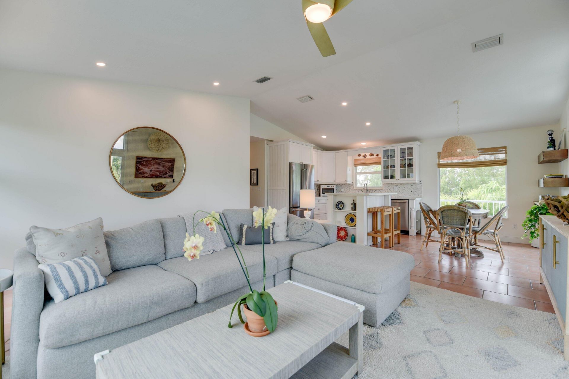 637 E Caribbean Drive, Summerland Key, FL 33042 Photo