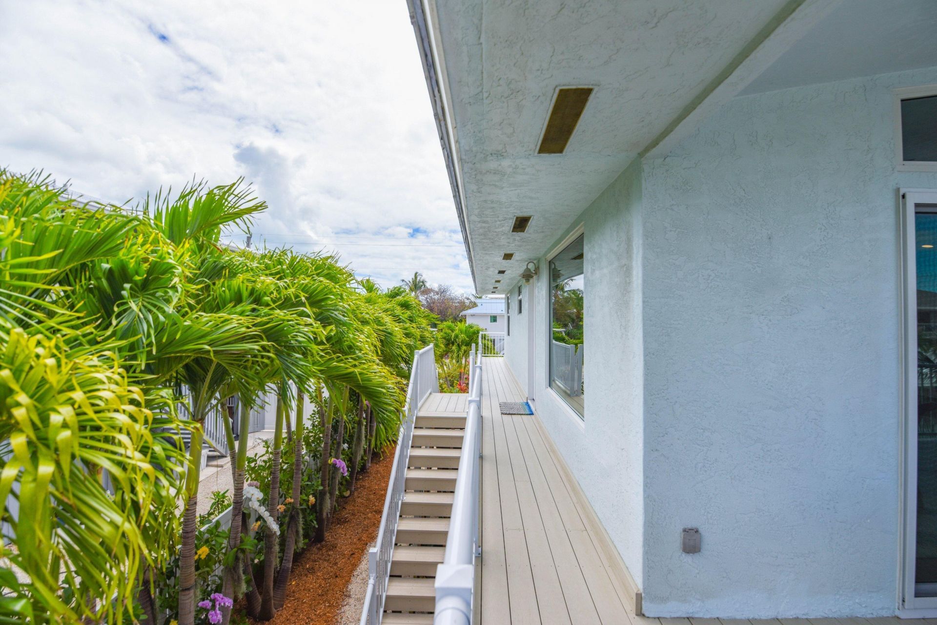 637 E Caribbean Drive, Summerland Key, FL 33042 Photo