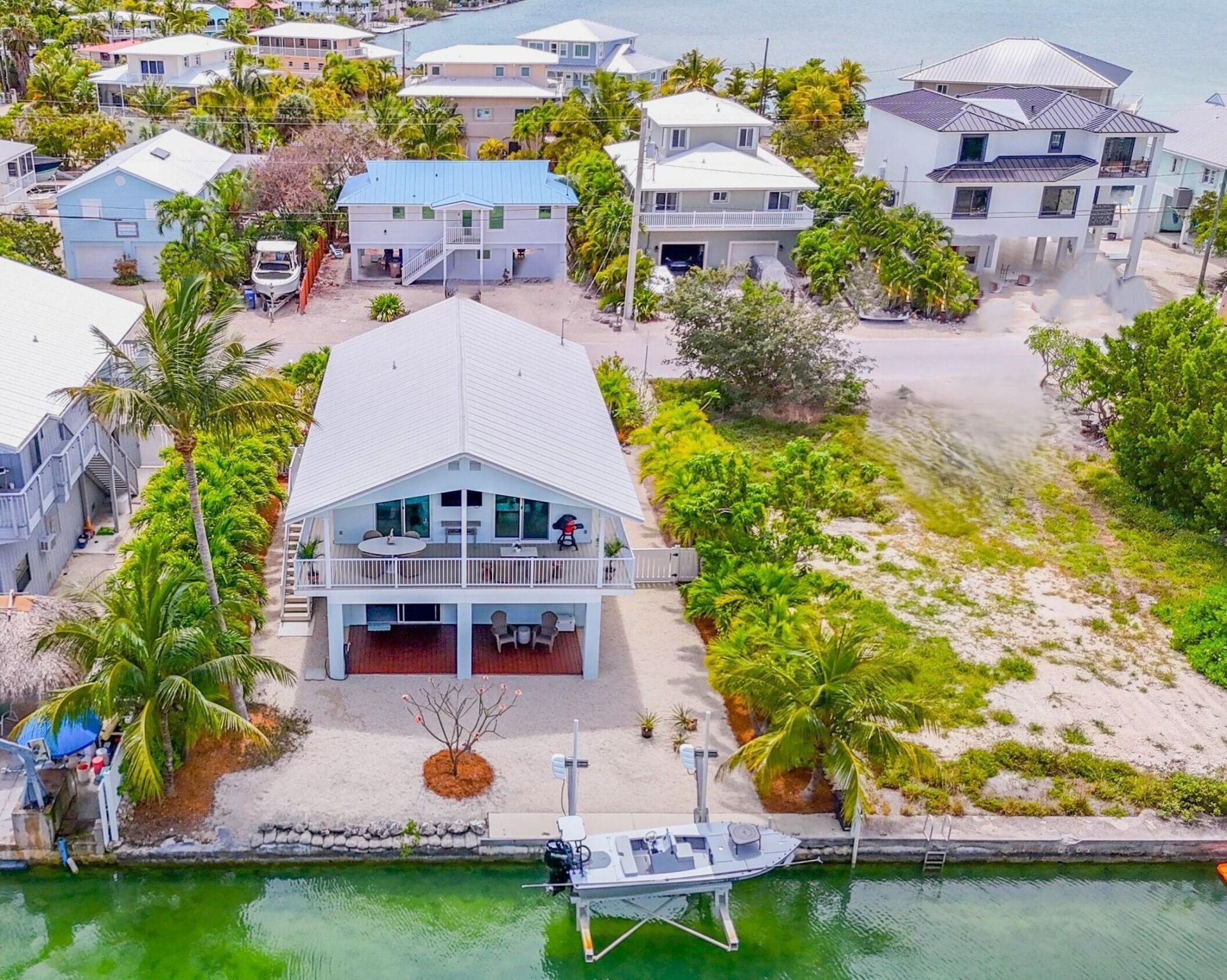 637 E Caribbean Drive, Summerland Key, FL 33042 Photo