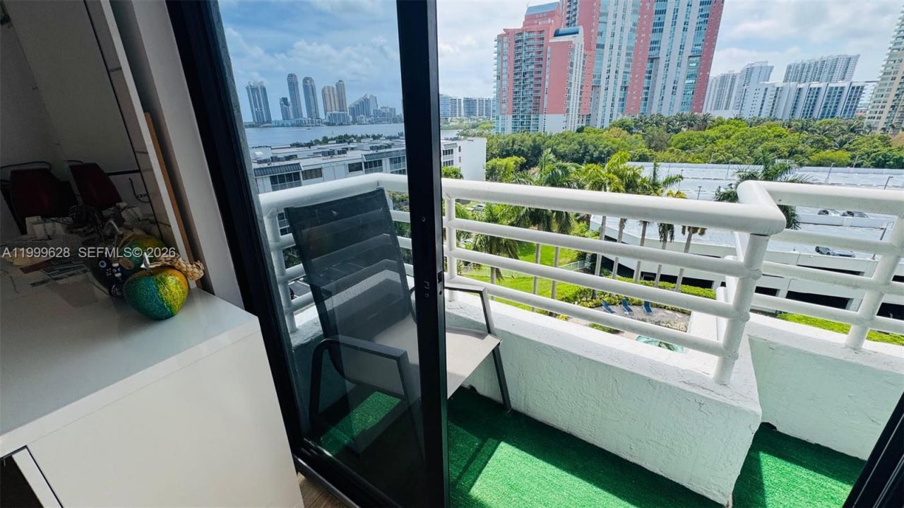 3300 NE 192nd St, Unit 814, Aventura, FL 33180 Photo