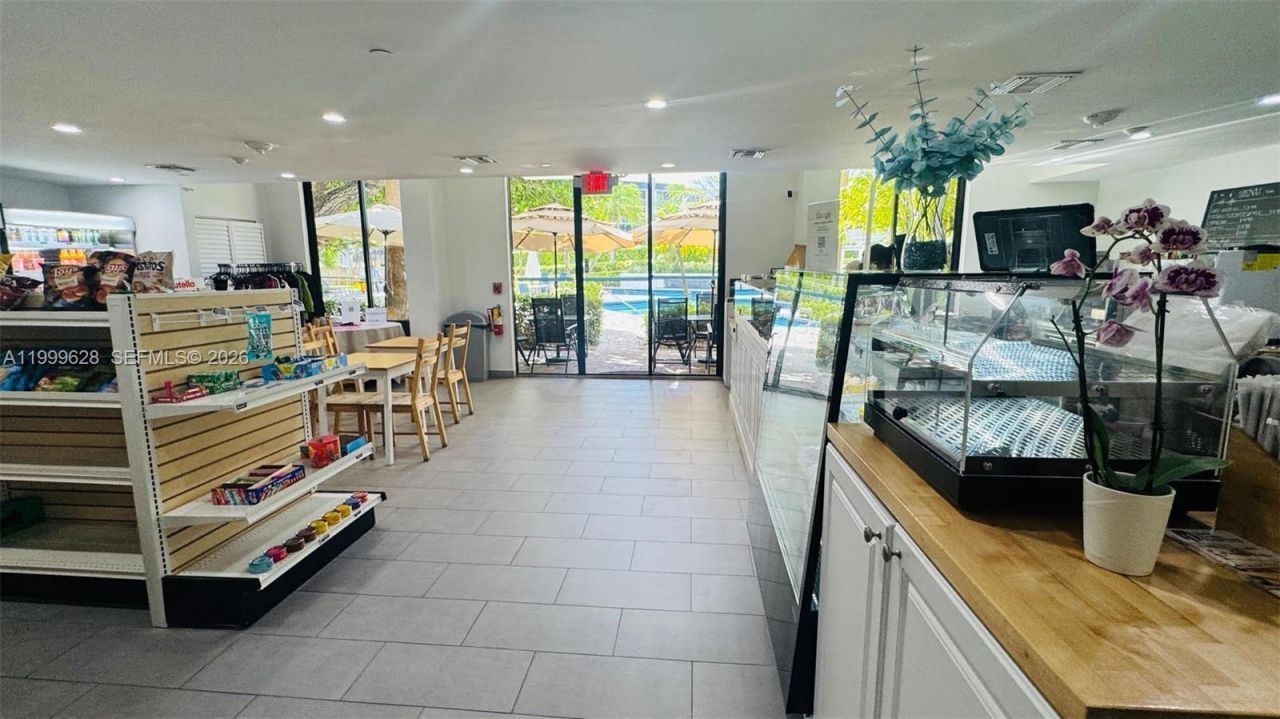 3300 NE 192nd St, Unit 814, Aventura, FL 33180 Photo