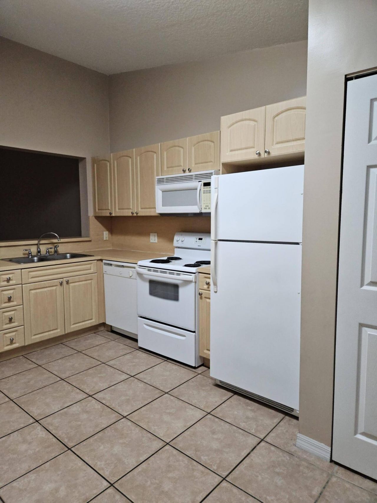 7900 NW 6th Street, Unit 205, Pembroke Pines, FL 33024 Photo