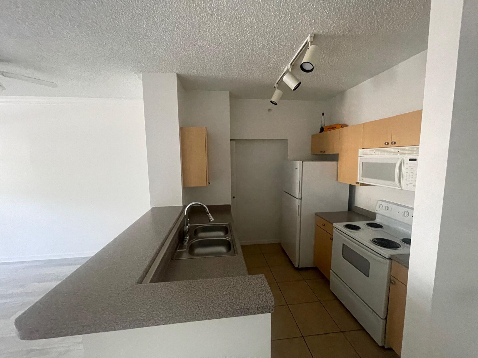 1900 Van Buren Street, Unit 107b, Hollywood, FL 33020 Photo