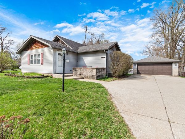 10 NE Circle Drive , Joliet, IL 60433