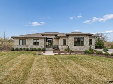 22321 Ponderosa Road , Gretna, NE 68028