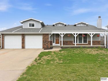 11206 Sahler Street , Omaha, NE 68164