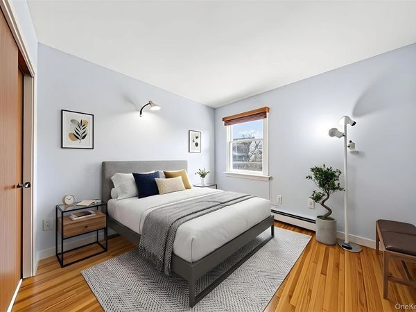 42 Edna Drive, Syosset, NY 11791