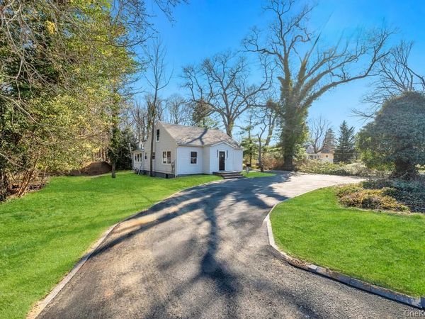 624 Townline Road , Hauppauge, NY 11788