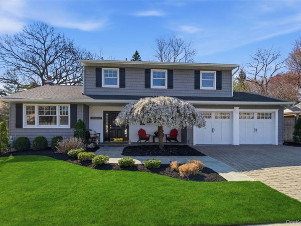 6 Oneonta Court , Centerport, NY 11721