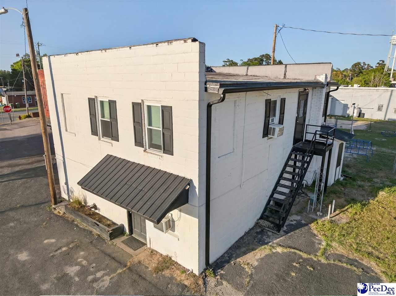 108,110,112 Seaboard Ave Photo 6