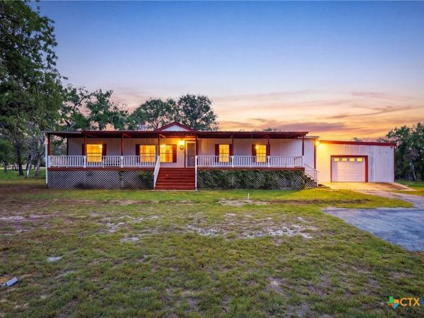 554 Cherry Ridge , Floresville, TX 78114