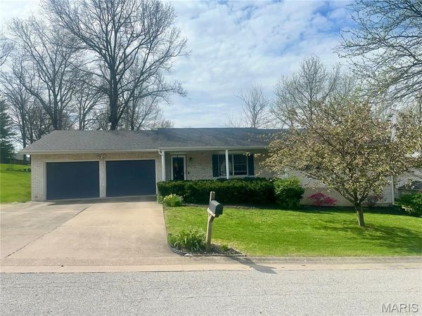 4118 Windmere Drive, Hannibal, MO 63401