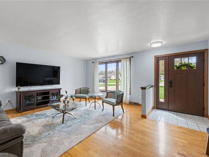 20768 White Bark Drive , Strongsville, OH 44149 Photo 4