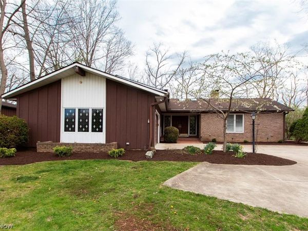 296 Windward Drive , Elyria, OH 44035