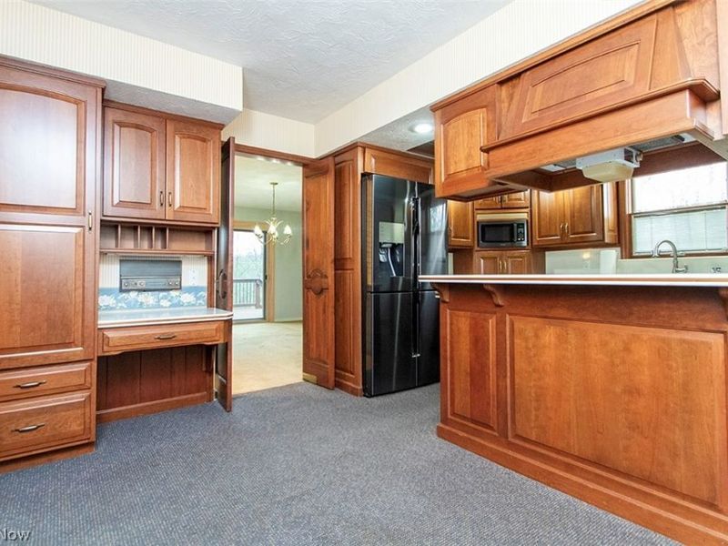 296 Windward Drive , Elyria, OH 44035 Photo 13